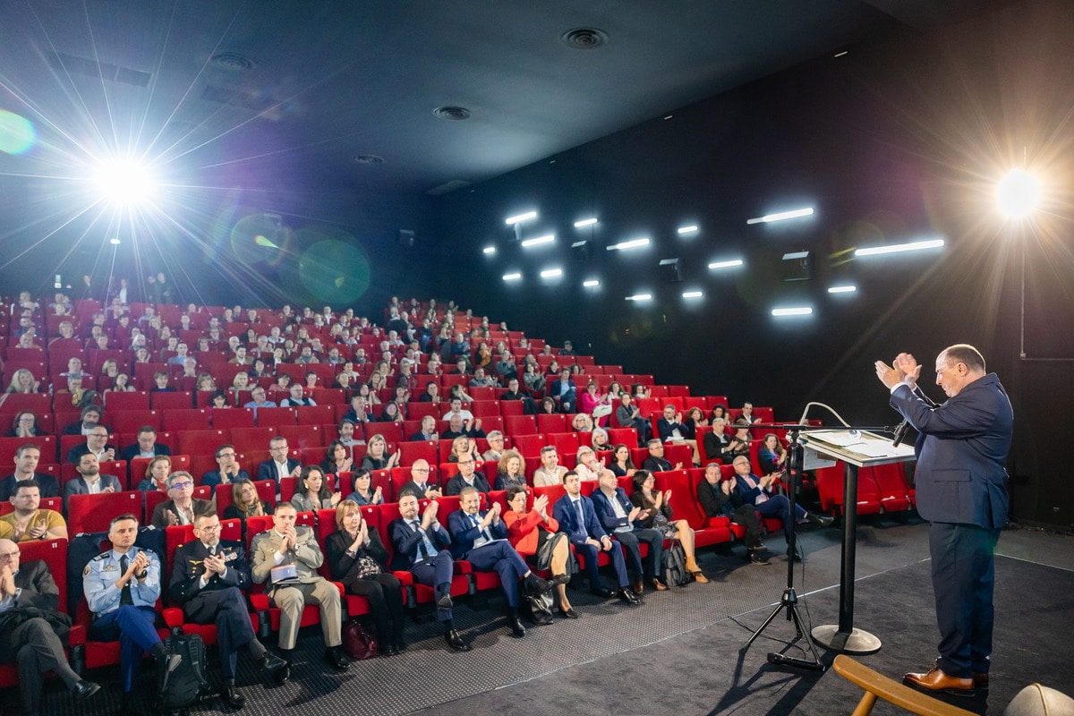 reportage photo assemblee generale avignon vaucluse