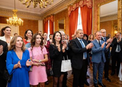 applaudissements ceremonie remise legion honneur avignon