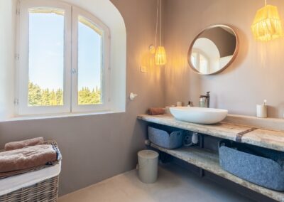 photographie architecture interieure mas alpilles salle de bain vasque 1