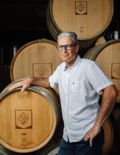 reportage photo domaine viticole portrait vigneron barriques provence